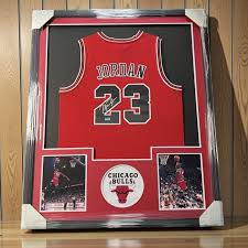 Camiseta de basketball firmada por Michael Jordan del equipo de Chicago Bulls
